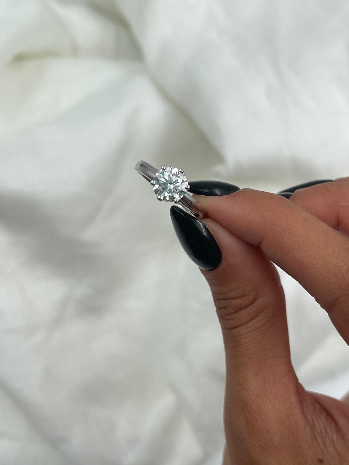 טבעת יהלום משובצת בעבודת יד — Guerrier Jewelry