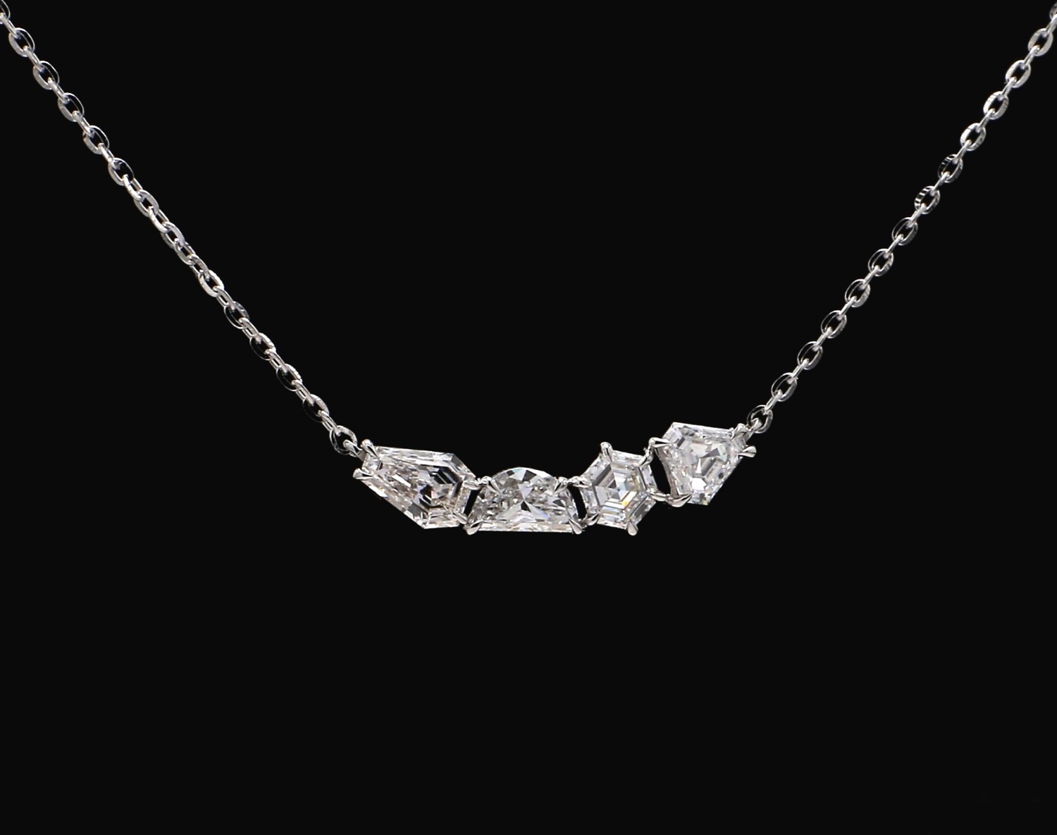 תליון יהלום בעבודת יד — Guerrier Jewelry